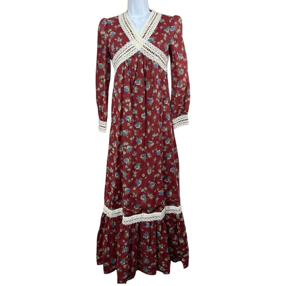 Vtg 70s Prairie Maxi Dress XS Burgundy‎ Floral Crochet Lace Tie Back Cottagecore